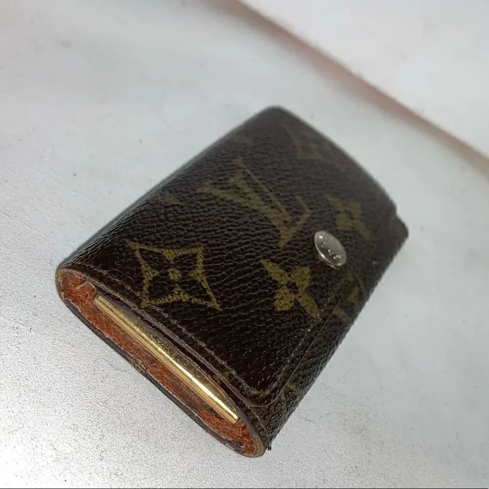 Louis Vuitton Monogram 4 Key Wallet - Picture 3 of 8